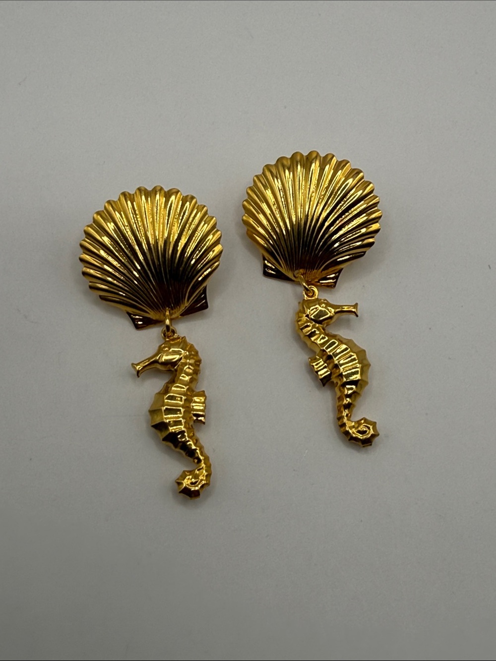 Vintage Gold Tone Seashell Seahorse Dangle Drop Statement Earrings